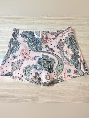NWT Express Pink Paisley Shorts Boho Print Stretch Size 8